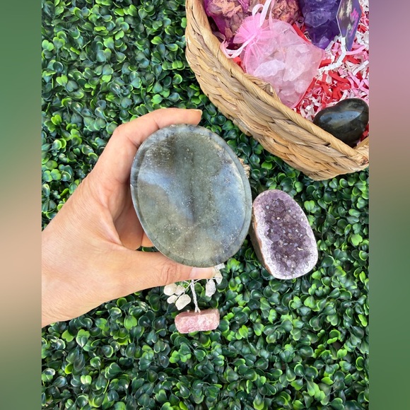 Heart Energy Gift Set | Amethyst, Rose Quartz, Labradorite & Botanicals - Picture 5 of 14